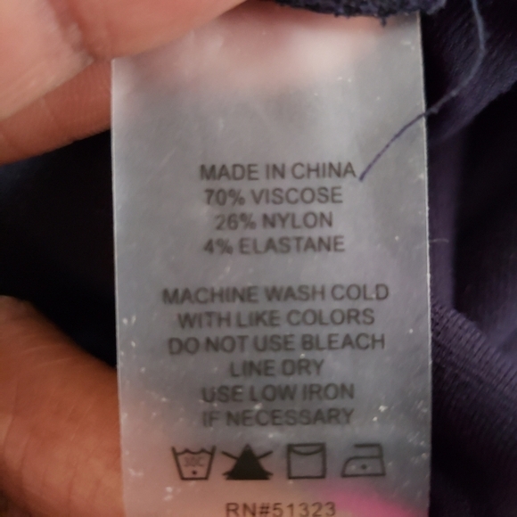 VINCE CAMUTO Navy Blue Soft Cropped Pants - Picture 7 of 7